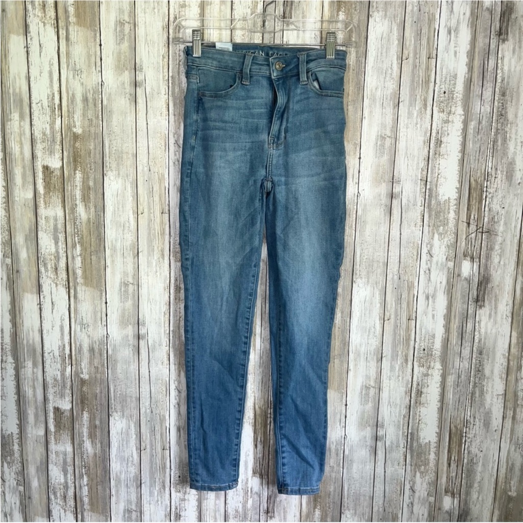 American Eagle Next Level Stretch Light Wash Super High Rise Jegging Short